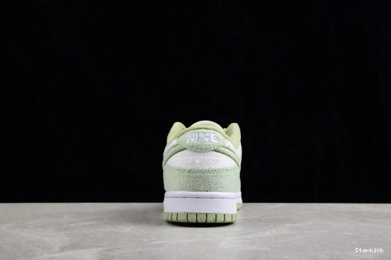 Nike DQ7579-300 Low Fleece Dunk Pack SE Honeydew 0717